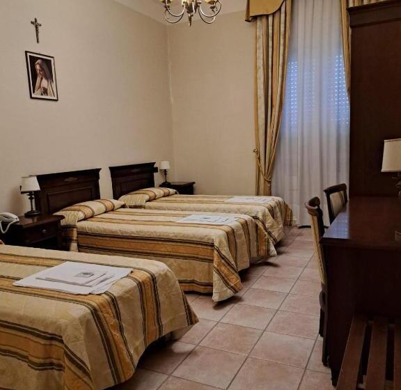 هتل Casapaceebene