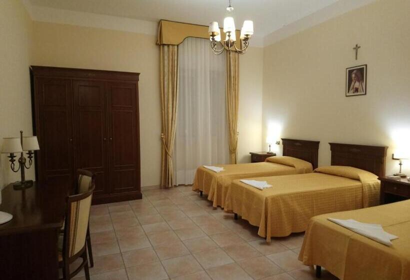 هتل Casapaceebene