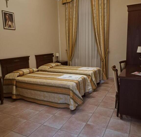 هتل Casapaceebene
