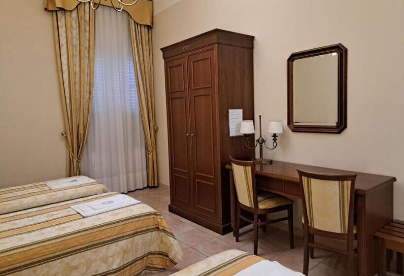 هتل Casapaceebene
