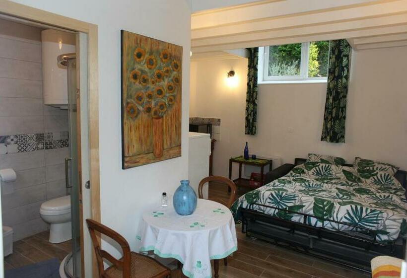 Пансион Studio Près Du Mont Saint Michel