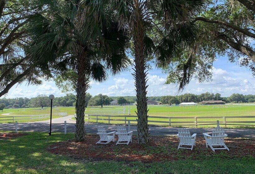 The Grand Oaks Resort