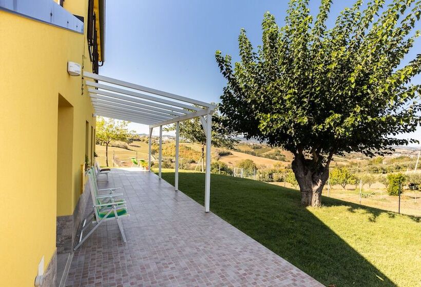 تختخواب و صبحانه La Casa Del Sole
