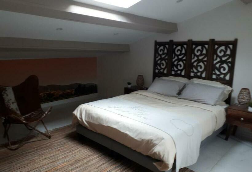 تختخواب و صبحانه La Villa Des Ames Liées