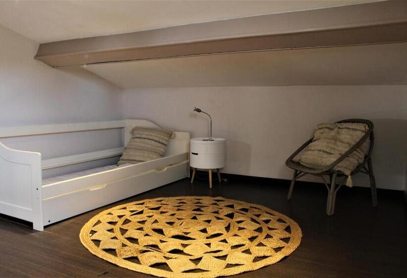 تختخواب و صبحانه La Villa Des Ames Liées