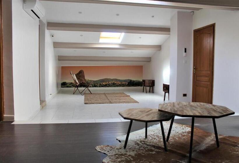 تختخواب و صبحانه La Villa Des Ames Liées