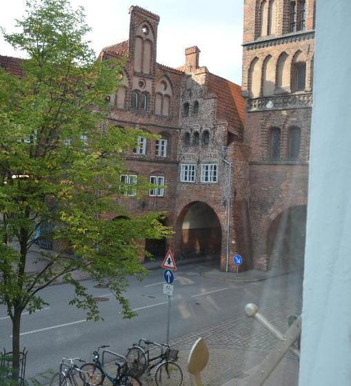 تختخواب و صبحانه Altstadthotel Zum Goldenen Anker