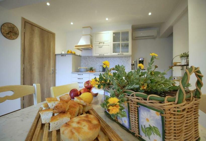 تختخواب و صبحانه Il Rosale A Celle Ligure