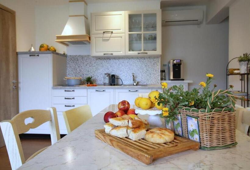 تختخواب و صبحانه Il Rosale A Celle Ligure