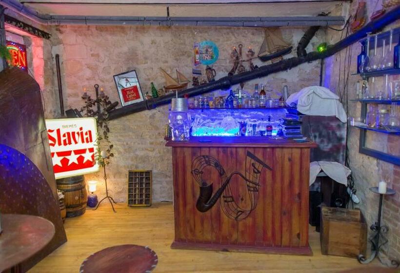 مبيت وإفطار Le Madrigal