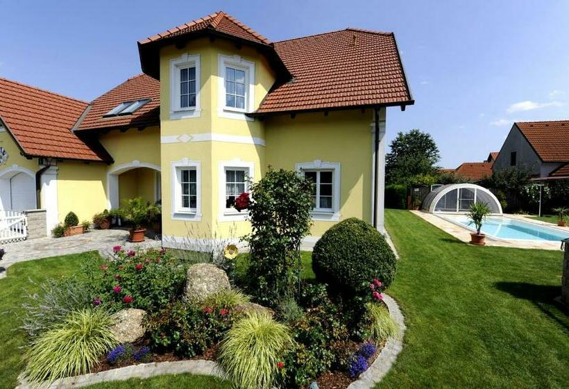 ペンション Gästehaus Familie Trachsler