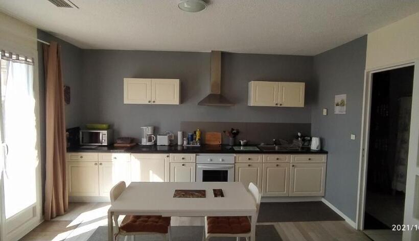 ペンション Logement Dans Une Pinède à Lambesc