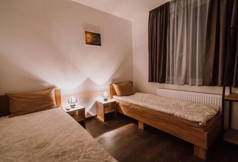 بنسيون Sunset Inn