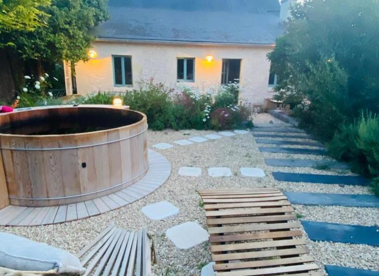 Bed and Breakfast Gîte Verveine Bain Nordique Jacuzzi L écrin De Verdure Chinon