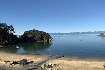 تختخواب و صبحانه Kaiteriteri Retreat