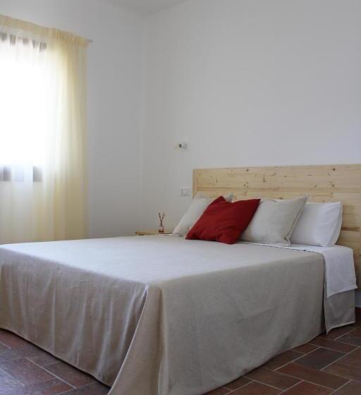 هتل Agriturismo Il Vecchio Mandorlo