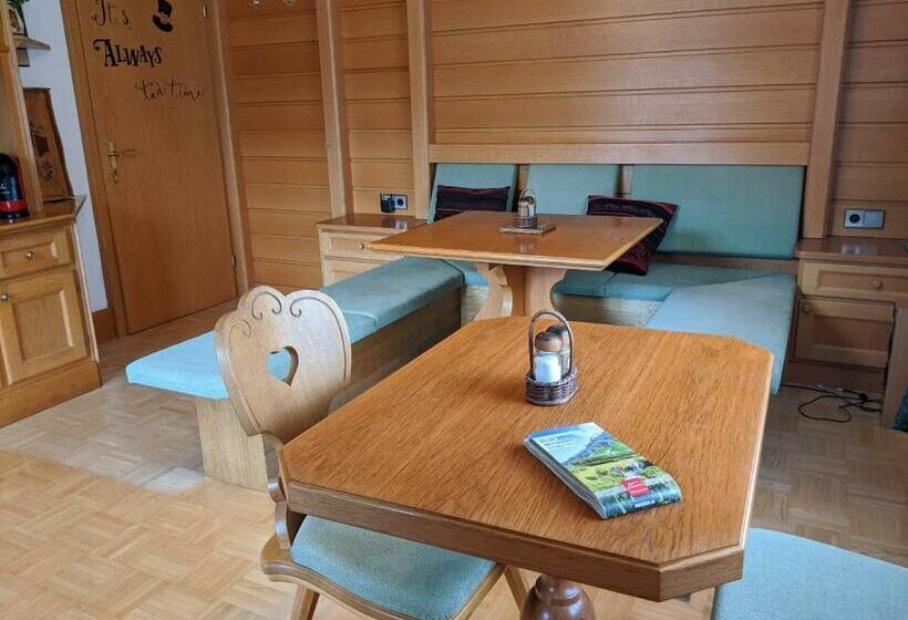 بنسيون Montahaus