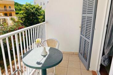 هاستل Hostal Villa Senese