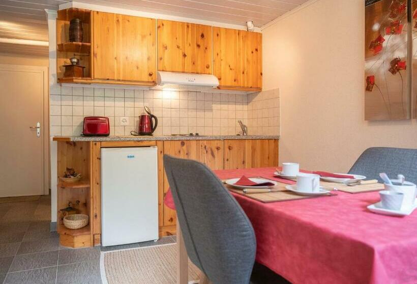 تختخواب و صبحانه Chambre D Hôtes La Choume
