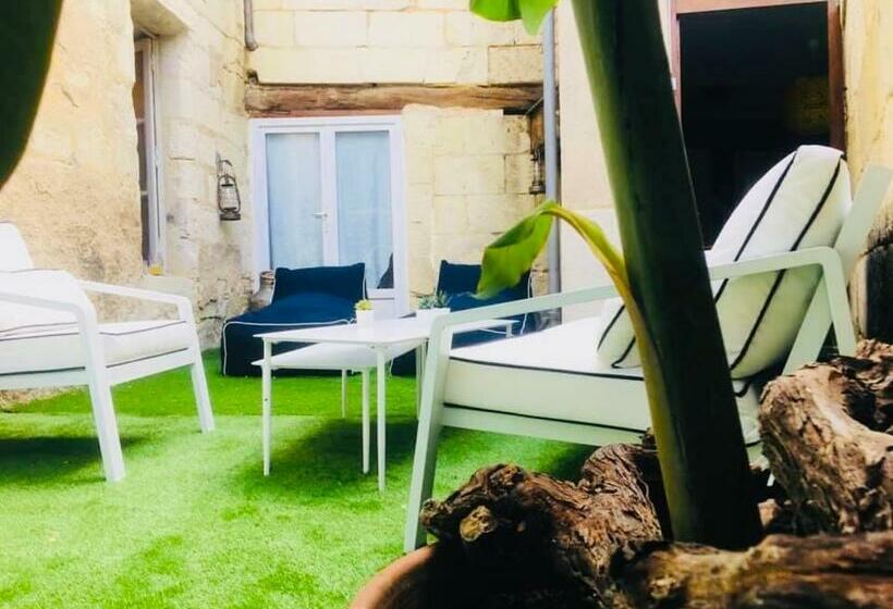تختخواب و صبحانه Chez Mimie Les Hôtes