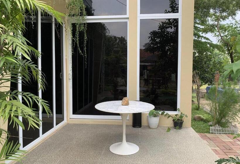 هتل Embay House & Private Pool
