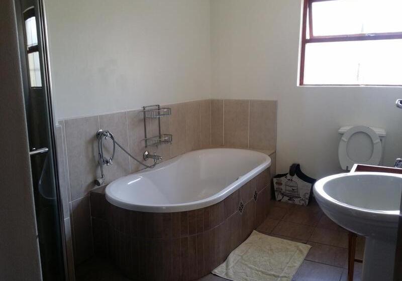 펜션 12 On Beach Guest House