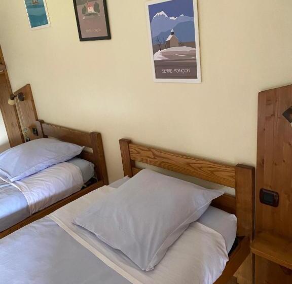 호스텔 Gîte Les 3 Cols