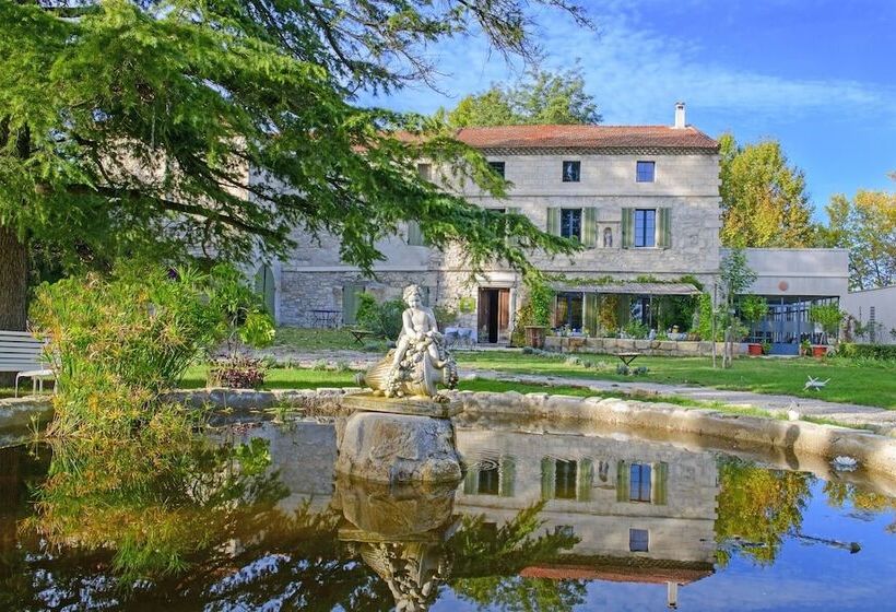 تختخواب و صبحانه Bastide De Bellegarde