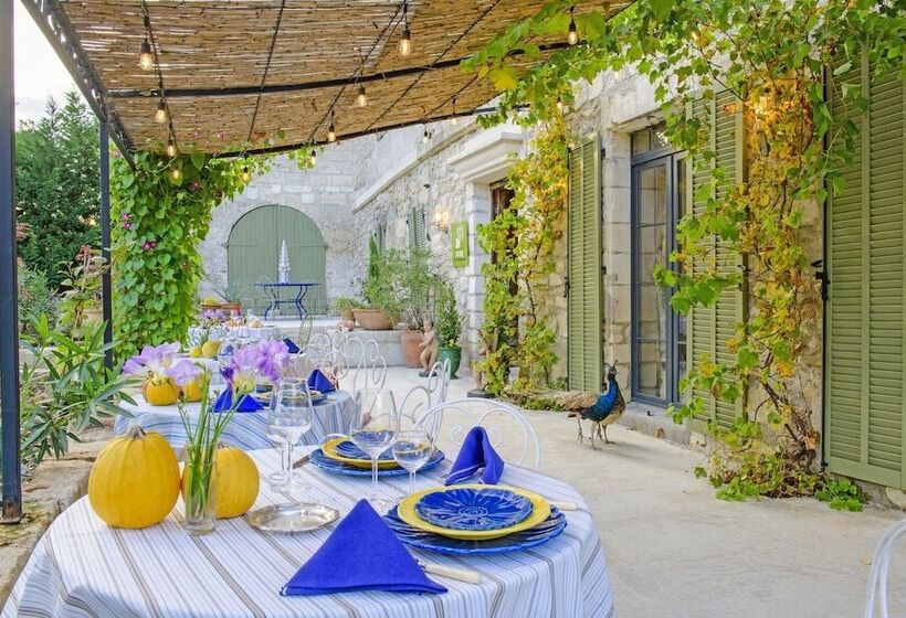 تختخواب و صبحانه Bastide De Bellegarde