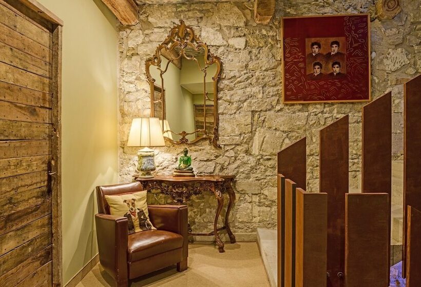 تختخواب و صبحانه Bastide De Bellegarde