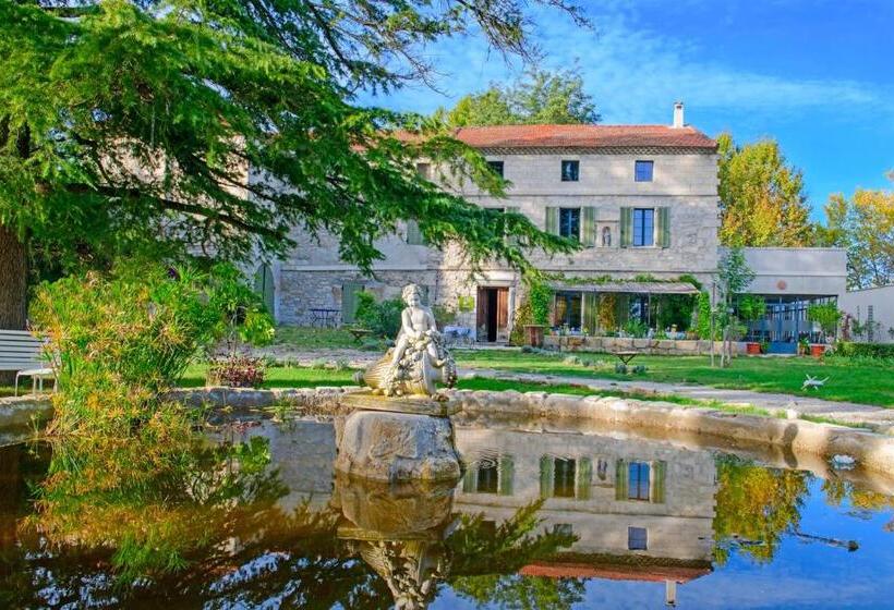 تختخواب و صبحانه Bastide De Bellegarde