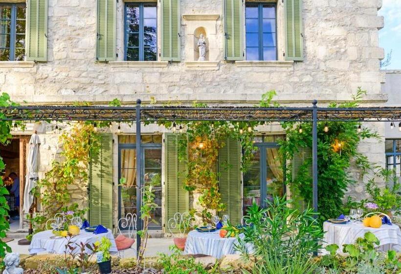 تختخواب و صبحانه Bastide De Bellegarde