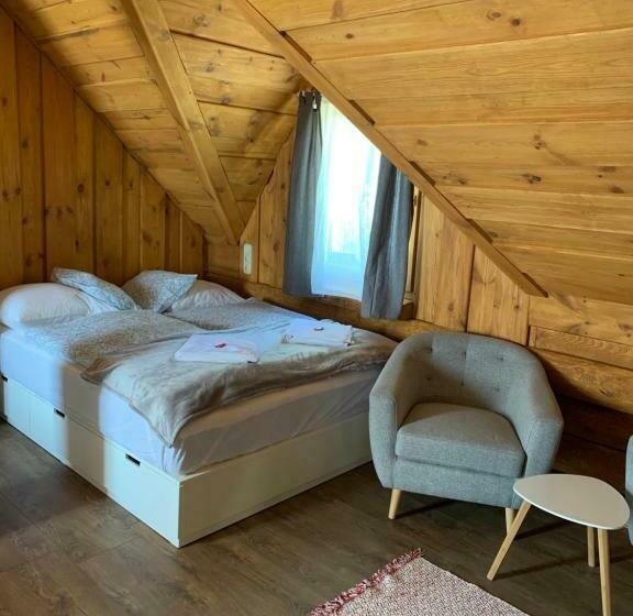 مبيت وإفطار Gyurka Kisrönkház