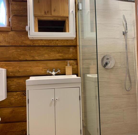 مبيت وإفطار Gyurka Kisrönkház