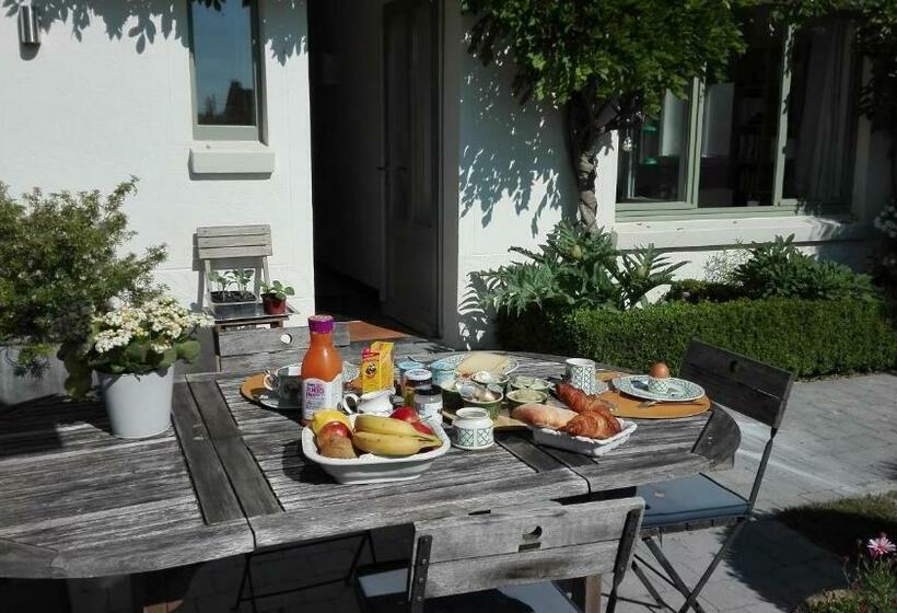 Bed and Breakfast Little Cottage