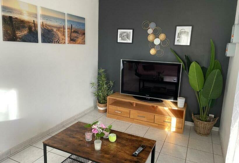 住宿加早餐  Maison Entière 4 Lits 8 Pl Avec Jacuzzi Proche Du Safari De Peaugres