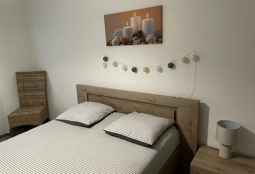住宿加早餐  Maison Entière 4 Lits 8 Pl Avec Jacuzzi Proche Du Safari De Peaugres