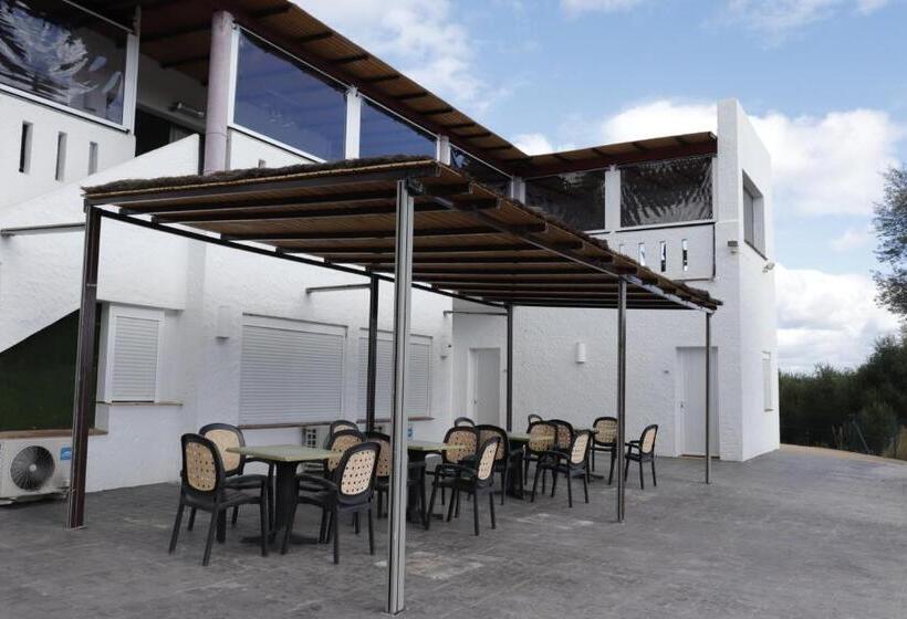 هتل Hostal Restaurante Benalup Golf