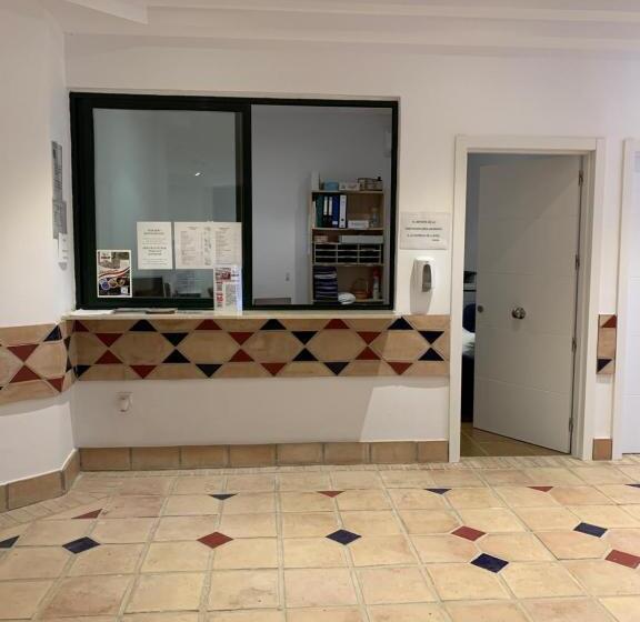 هتل Hostal Restaurante Benalup Golf