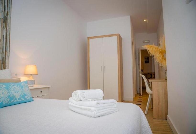 هتل Hostal Restaurante Benalup Golf