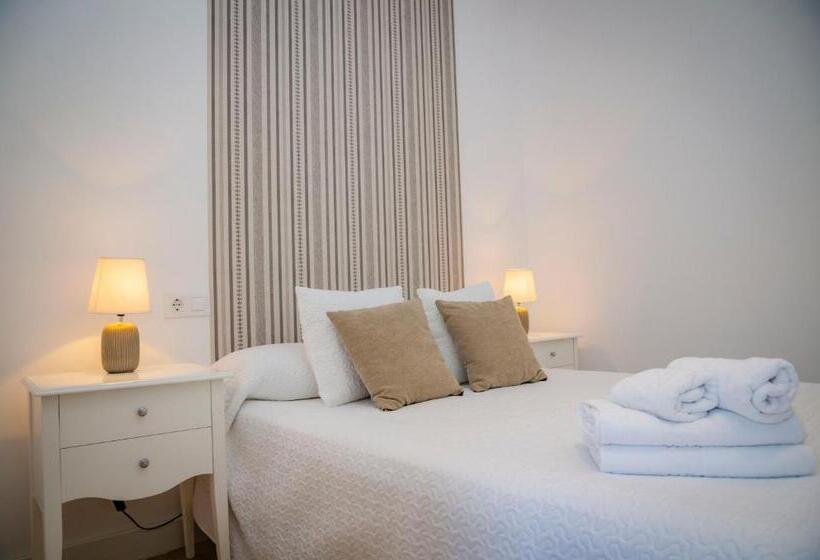 هتل Hostal Restaurante Benalup Golf