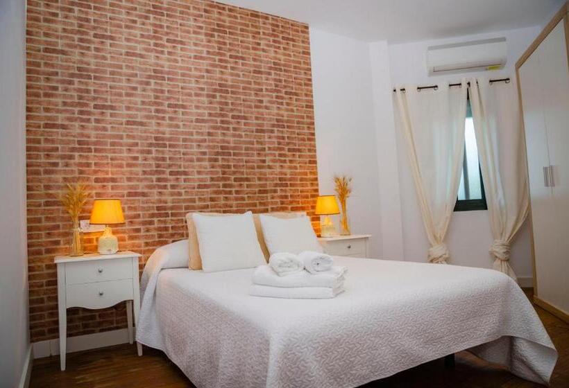 هتل Hostal Restaurante Benalup Golf