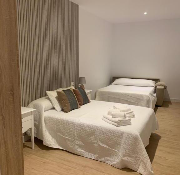 هتل Hostal Restaurante Benalup Golf