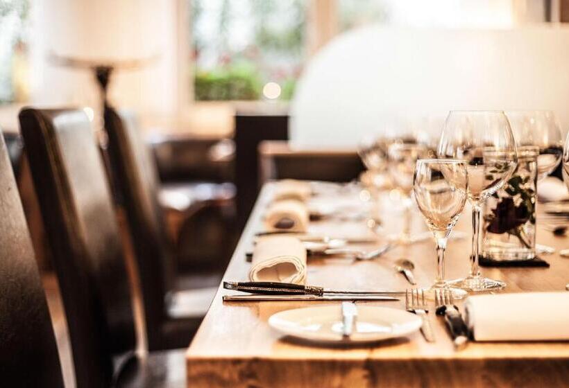 ホテル Zum Riesen