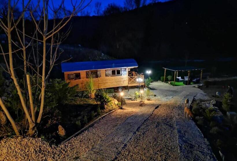 פנסיון Roulotte De Florette