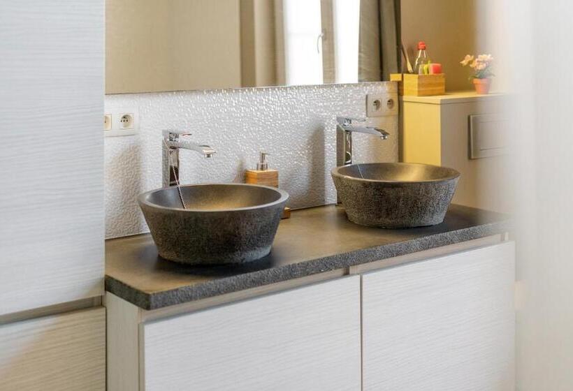 بنسيون Spacious Guest Suites Near Historic Market   5 Min Walk