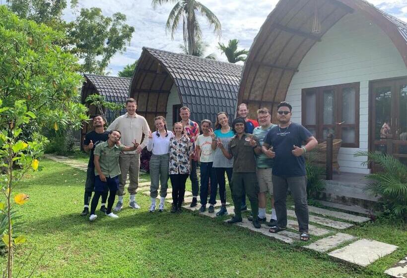 استراحتگاه Gino S Place   Guest House & Jungle Trekking