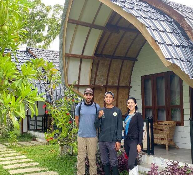 استراحتگاه Gino S Place   Guest House & Jungle Trekking