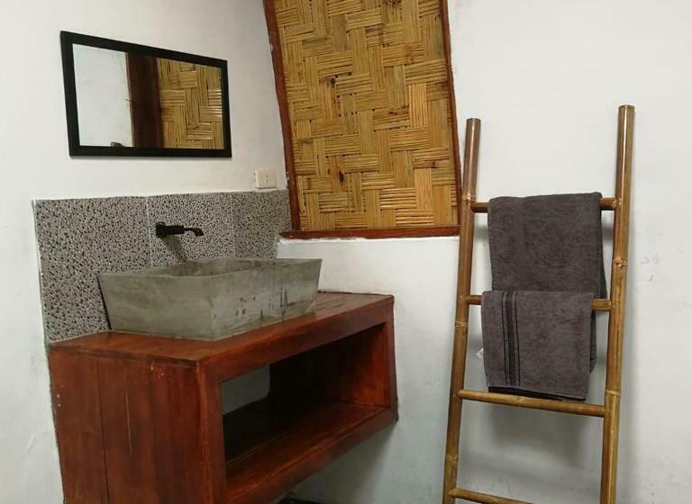 استراحتگاه Gino S Place   Guest House & Jungle Trekking