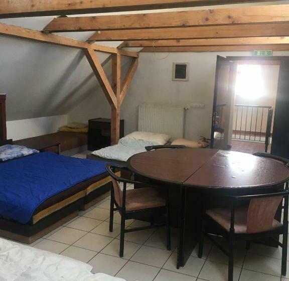 הוסטל Göncölház